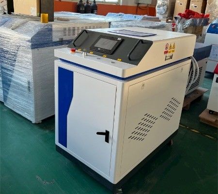 ホーム 2000w 3000w パルスファイバーレーザー洗浄機 鉄面の表面を磨くために Au3tech制御システム