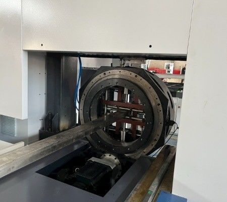 GONXING 3d オートフォーカスパイプチューブ 鉄金属レーザー切断 CNCマシン YYC-台湾ギアラック切断厚さ20mm