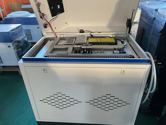 250 KG スピード 3 in 1 ハンドヘルドファイバーレーザー溶接清掃切削機 1500W 2000W 3000W メタルレーザー溶接機 クリーンカー切削機 1130*685*1440mm