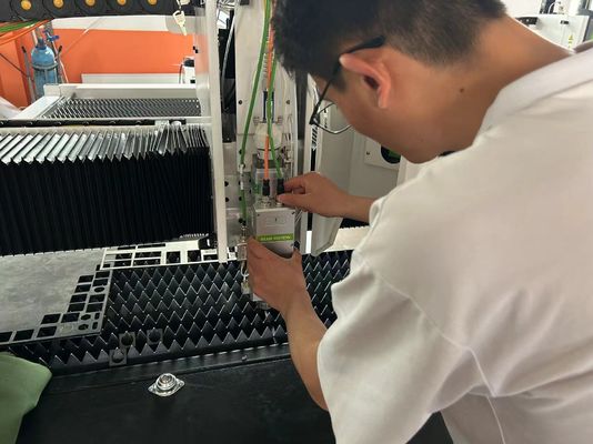 CYPCUT 制御ソフトウェア 建築材料のショップ用ステンレス鋼レーザー切削機とデルタサーボモーター
