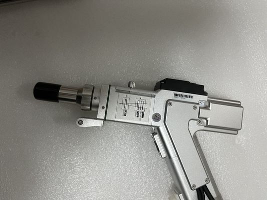ホテル 1070NM 波長 3000W のハンドヘルドファイバーレーザー溶接機