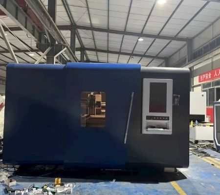 CE認定 3-6KW/8KW/12000W/20000W メタルファイバーレーザー切断機と Fuji/Delta/INOVANCE/Yasukawa サーボモーター