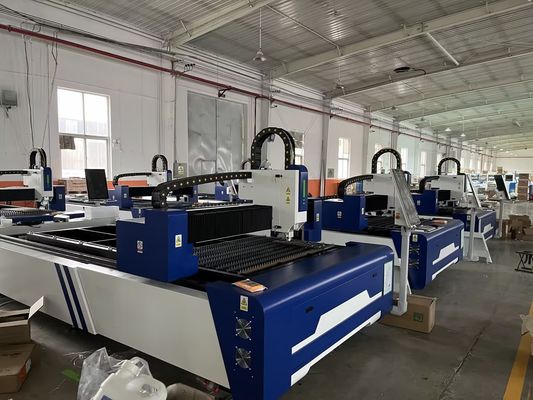 MAX/RAYCUS/IPGレーザー切断機 1500x3000mm CYPCUT制御ソフトウェアとSMC-日本減圧バルブ
