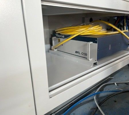 6015 CNCチューブレーザーカットパイプファイバーレーザー切断機械
